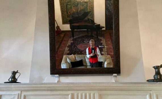 pianist in the mirror