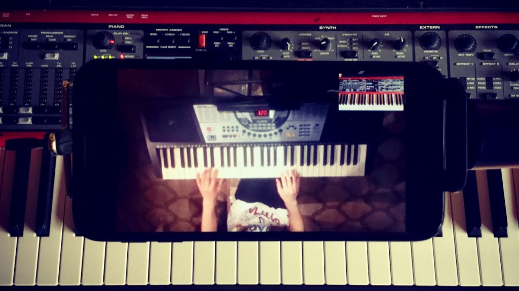 learn to play the piano