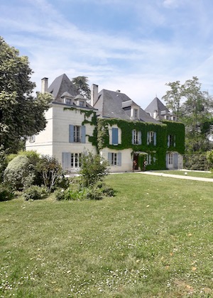 la fauconnie main building