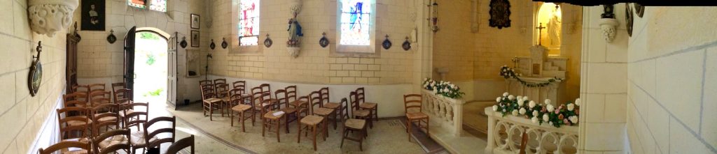wedding pianist cornwall in the chapel at at chateau de lacoste